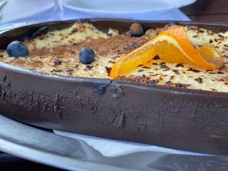 Gebackene Pfannkuchen mit Lika-Wolfsbarsch