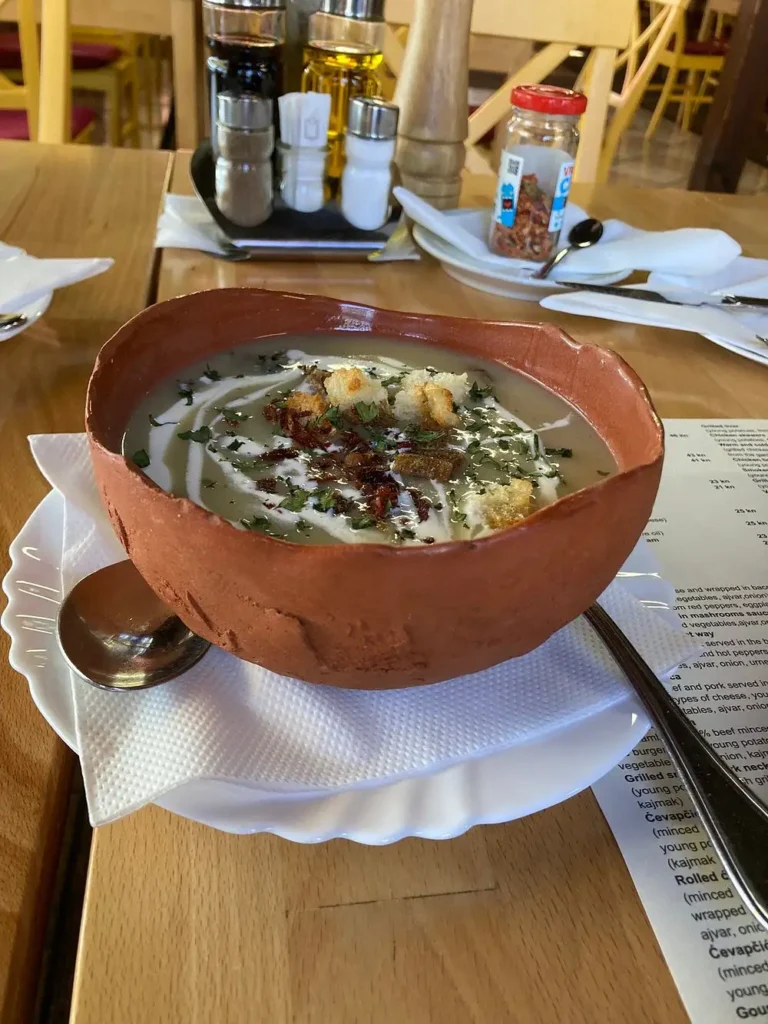 Bergpilzsuppe