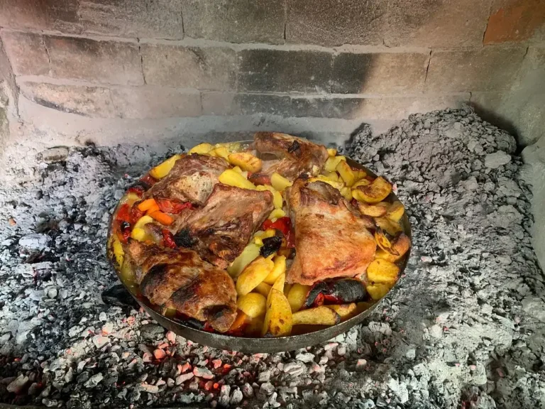 Kalbfleisch unter der Auflaufform