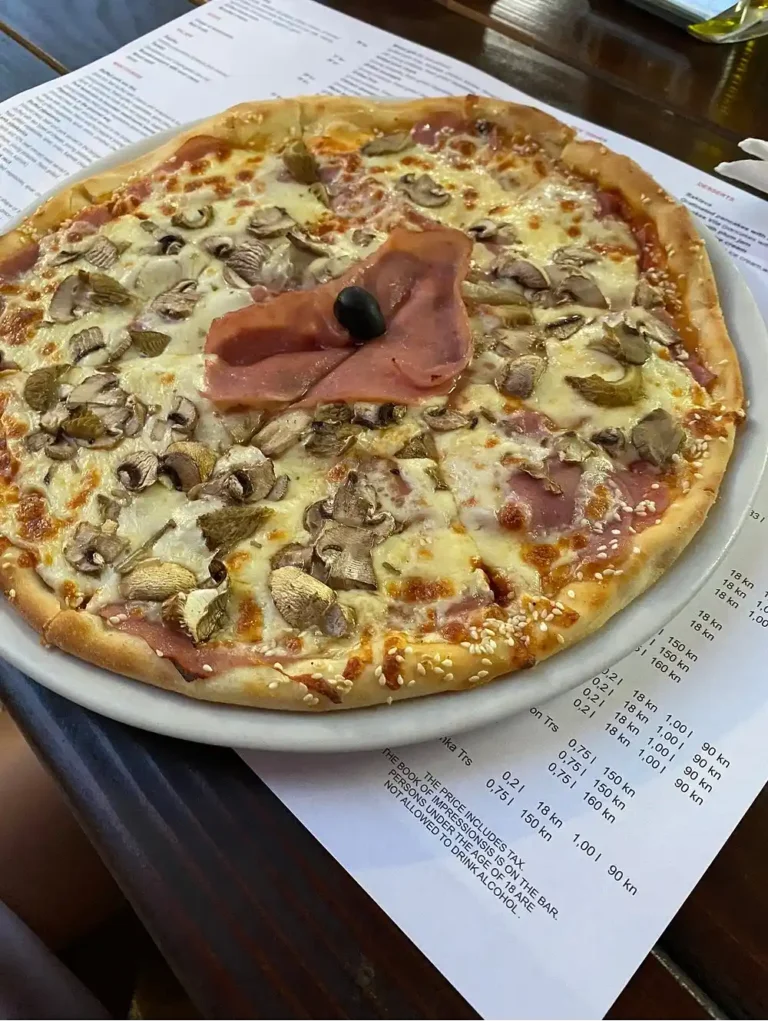 Pizza Capriciosa