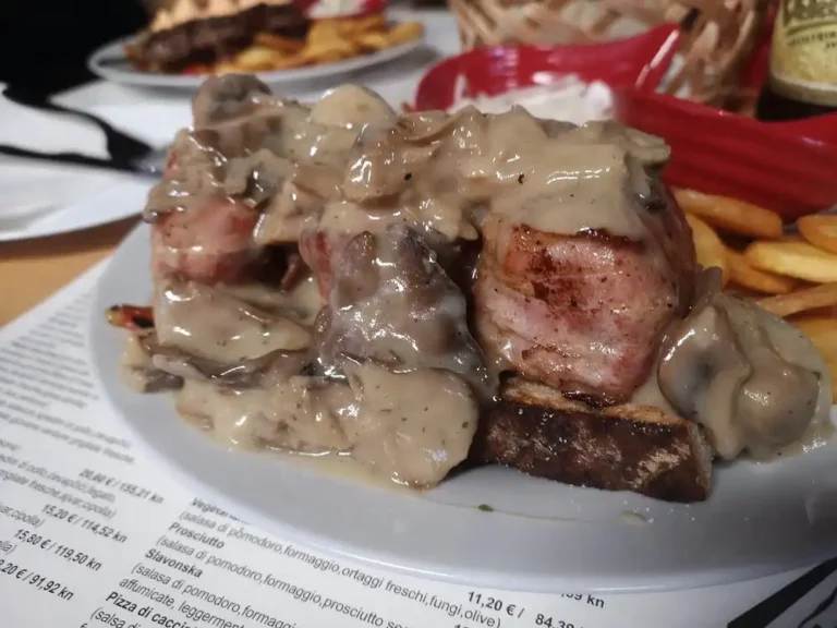 Kalbsfilet in Bergpilzsauce