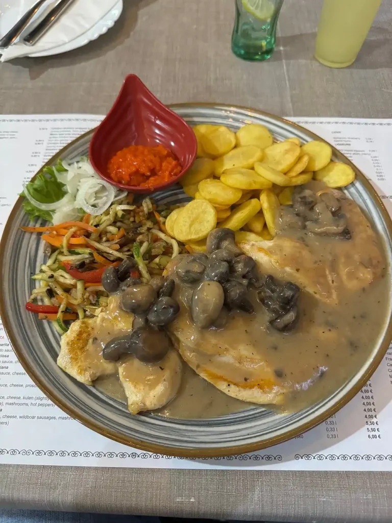 Hähnchenfilet in Bergpilzsauce