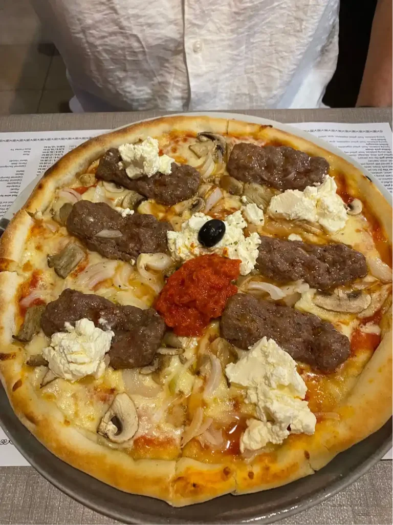 Ćevap pizza